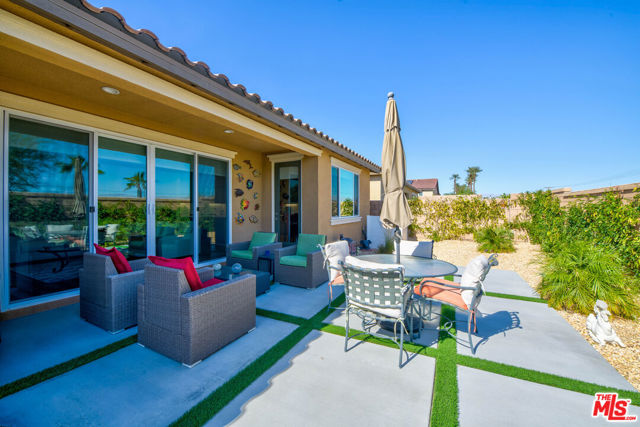 81975 Via San Clemente, La Quinta CA: https://media.crmls.org/mediaz/c15d66df-d65f-4a5f-b4b4-5ddb406b99ae.jpg