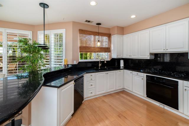 Detail Gallery Image 12 of 42 For 6663 Sitio Palmas, Carlsbad,  CA 92009 - 3 Beds | 2/1 Baths