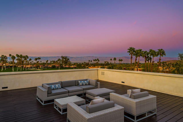 49120 Sunrose Lane, Palm Desert CA: https://media.crmls.org/mediaz/c15e8148-a6a5-4835-b684-5e9a944f98f4.jpg