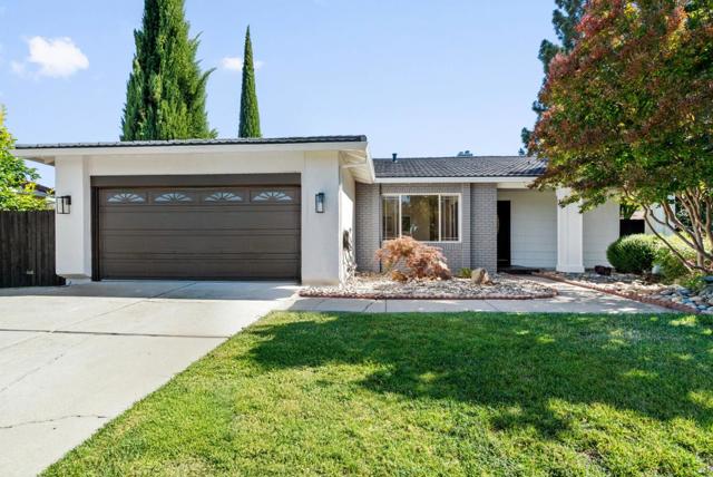 45490 Concho Court, Fremont CA: https://media.crmls.org/mediaz/c15eb8b7-dc8b-4ce7-9576-44697f65af27.jpg