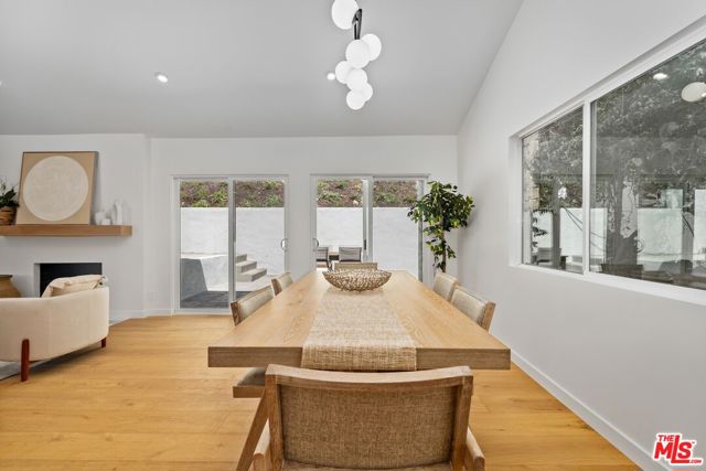 224 N Bundy Drive, Los Angeles CA: https://media.crmls.org/mediaz/c15eead1-609e-4c69-95bd-e35a88cdd017.jpg
