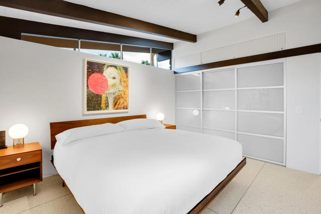 Image 25 of 83 For 992 La Jolla Road