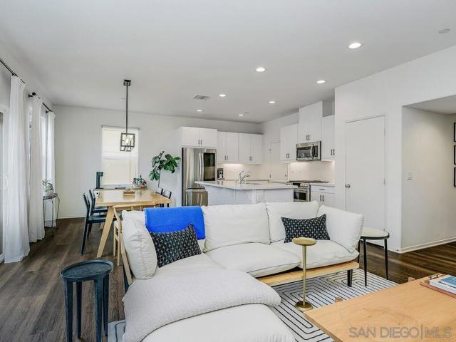 1882 Emily St, El Cajon CA: https://media.crmls.org/mediaz/c15f3ce6-7c37-4501-8544-c9bd6d20ca31.jpg