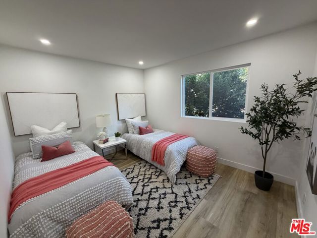 10419 Vassar Avenue photo 18