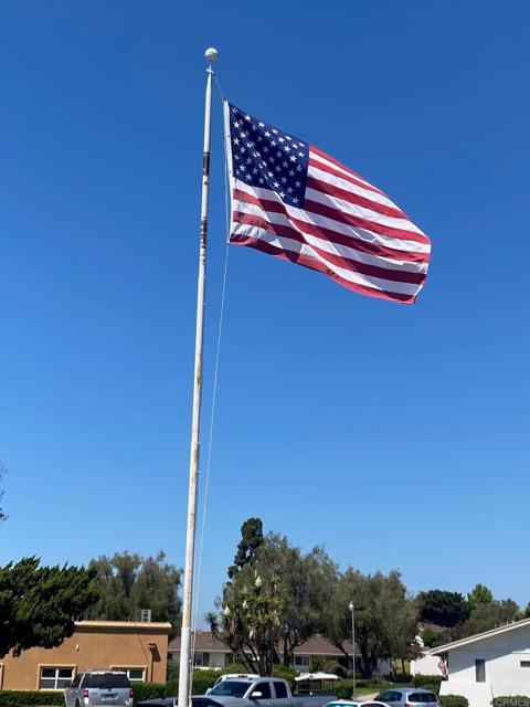 https://media.crmls.org/mediaz/c15fbd0a-e60f-4ad9-805f-37c764979cfa.jpg