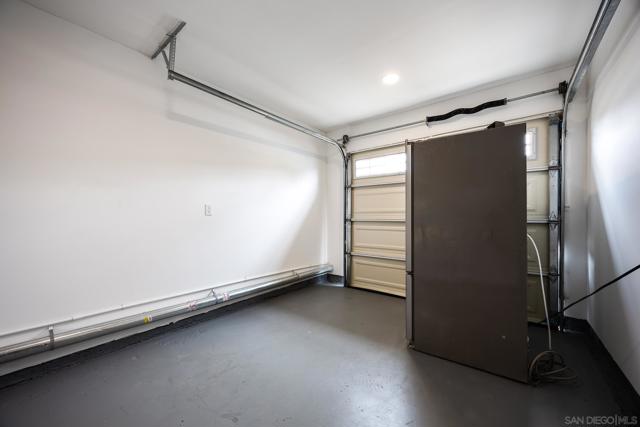 3366 Neosho Pl, San Diego CA: https://media.crmls.org/mediaz/c15fd585-2c4f-442d-bff6-5654d172687c.jpg