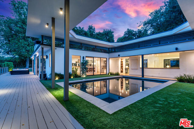 15941 Skytop Road, Encino CA: https://media.crmls.org/mediaz/c1602079-4c4e-4821-849c-84e6f69ffc7a.jpg