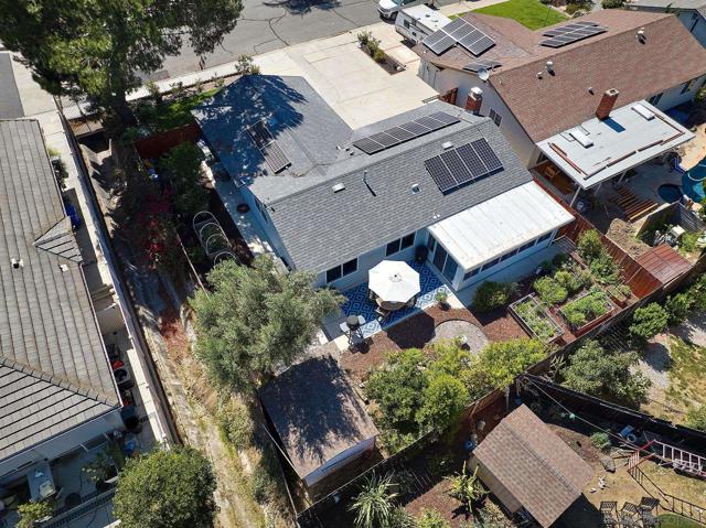 12835 Reo Real Dr, Poway CA: https://media.crmls.org/mediaz/c1607466-fc9e-4d05-a0b2-1fded3d61a95.jpg