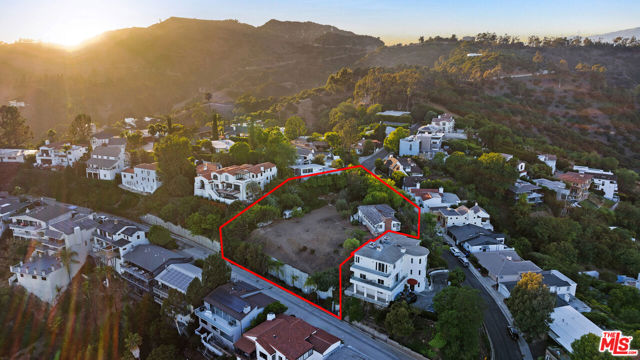3775 Amesbury Road, Los Angeles CA: https://media.crmls.org/mediaz/c1610e42-7dce-4990-ad2d-542d2b019def.jpg