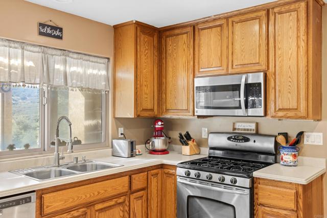 Detail Gallery Image 10 of 42 For 10619 Boulder Creek Rd, Descanso,  CA 91916 - 3 Beds | 2 Baths