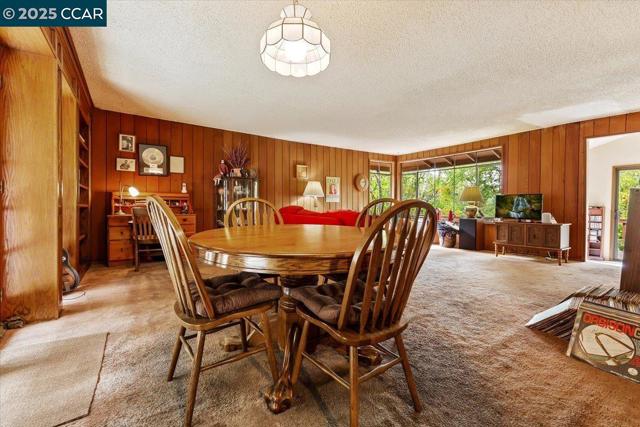 19 Via Floreado, Orinda CA: https://media.crmls.org/mediaz/c161ea70-f60c-4ed7-94cc-a6ca8972e463.jpg