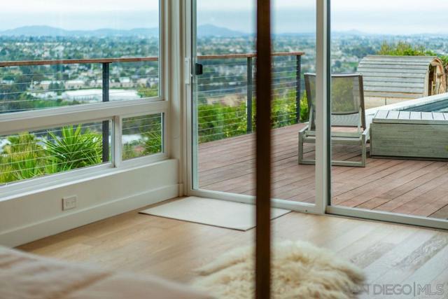 5745 Soledad Mountain Road, La Jolla CA: https://media.crmls.org/mediaz/c163393d-2d4b-4a2d-82c5-0949417ebc57.jpg