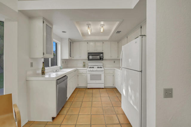 16 KITCHEN MLS