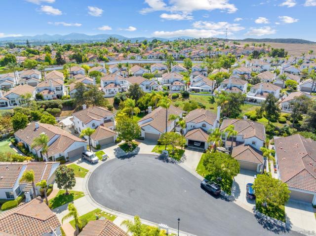 6039 Malea Way, Oceanside CA: https://media.crmls.org/mediaz/c163f29c-92cb-4abb-859d-d63676a1e68b.jpg