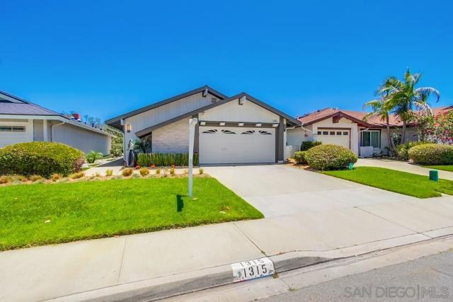 1315 Camino Linda Dr, San Marcos CA: https://media.crmls.org/mediaz/c16447fd-4df4-43d7-976d-8b033673856b.jpg