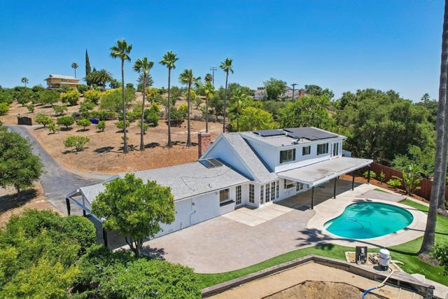 1797 99 Rabbit Hill, Fallbrook CA: https://media.crmls.org/mediaz/c1645395-01b4-44da-9329-fe462da6efac.jpg