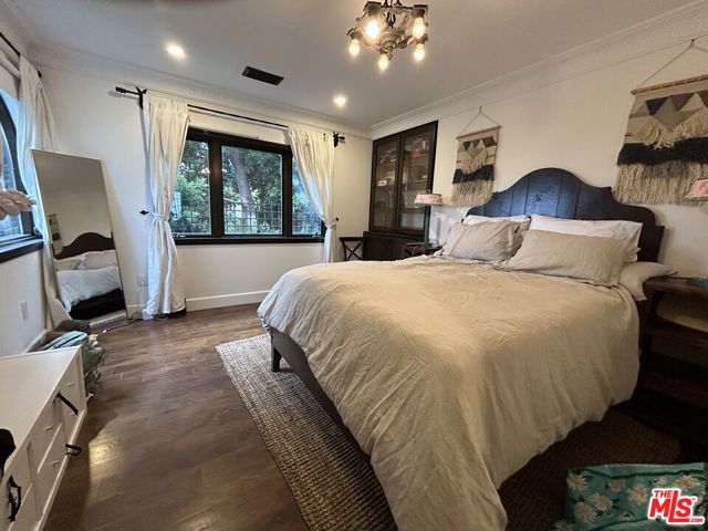 2080 1/2 Vine Street, Los Angeles CA: https://media.crmls.org/mediaz/c1646b66-558f-4226-98a5-f418f781824d.jpg