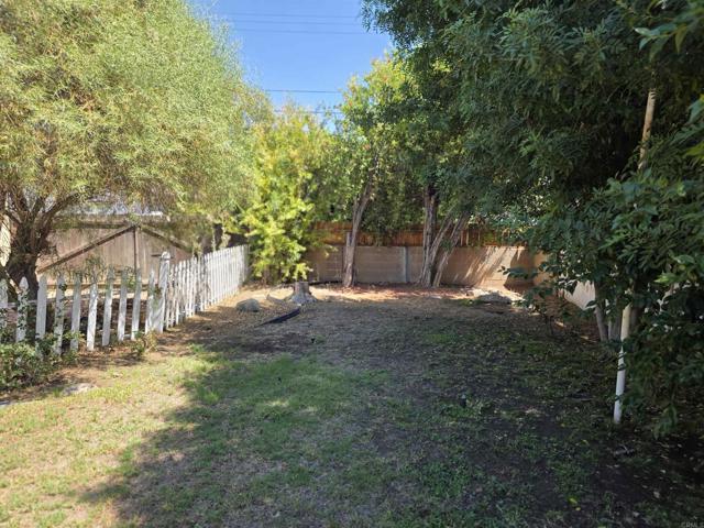 7748 De Soto Avenue, Canoga Park CA: https://media.crmls.org/mediaz/c164af97-8668-45fd-9fe7-a188146c2b21.jpg
