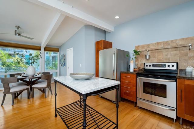 Detail Gallery Image 12 of 60 For 2319 Caringa Way #58,  Carlsbad,  CA 92009 - 2 Beds | 2/1 Baths
