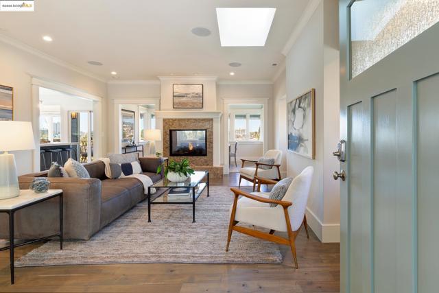 Details for 687 Fairmount Ave, Oakland, CA 94611