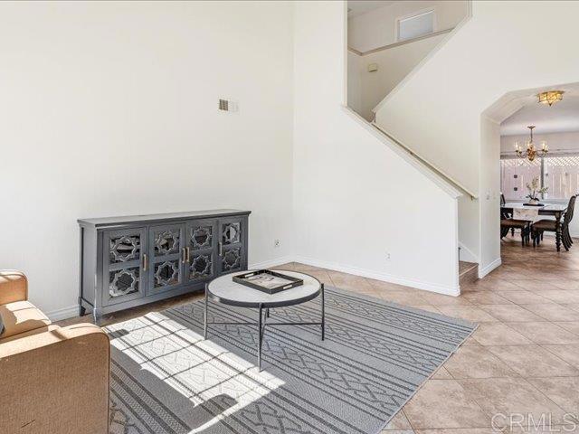 1527 Avenida Rosa, Chula Vista CA: https://media.crmls.org/mediaz/c166248b-1adc-496c-8b05-23c001521b92.jpg