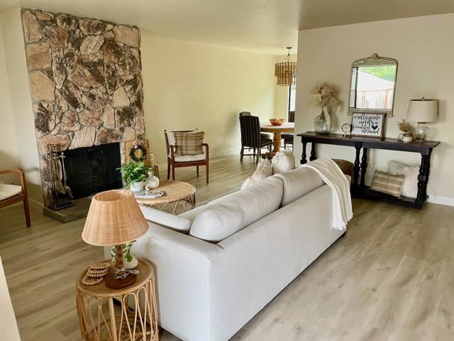 110 Lloyd Court, Aptos CA: https://media.crmls.org/mediaz/c166a2bc-d1fc-43cf-9d91-5aa105aff56f.jpg