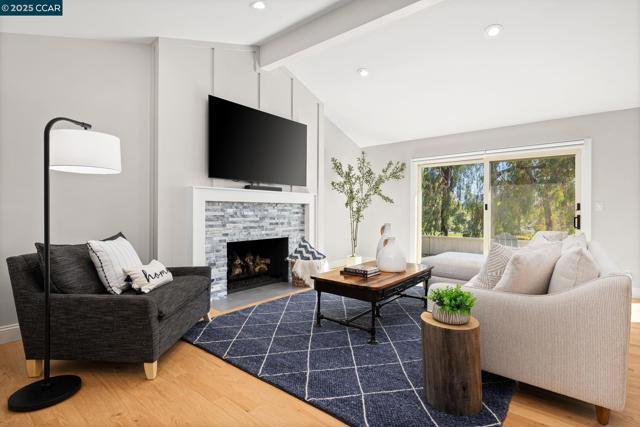 685 Saint George Rd, Danville CA: https://media.crmls.org/mediaz/c1676a84-145e-49ef-9d23-c39e532f46fd.jpg
