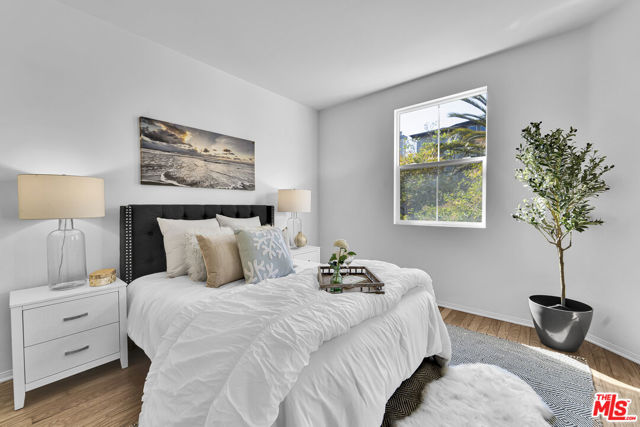 13075 Pacific, Playa Vista CA: https://media.crmls.org/mediaz/c1685d86-75ea-40c1-99ff-d67bc6f8b942.jpg