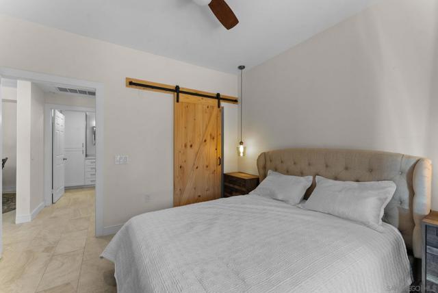 18622 Caminito Cantilena, San Diego CA: https://media.crmls.org/mediaz/c1690760-6838-4861-b7e5-c25ab49c8742.jpg