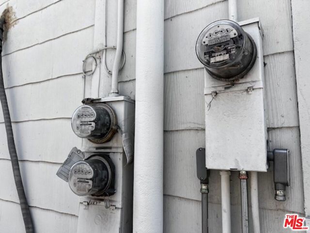 1225 S Normandie Avenue, Los Angeles CA: https://media.crmls.org/mediaz/c16a17ed-c003-4327-b405-a4a7fc24bdf0.jpg