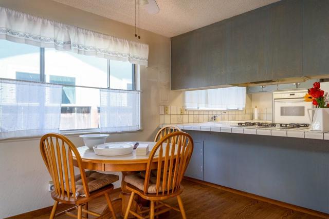 748 Gull Avenue, Foster City CA: https://media.crmls.org/mediaz/c16a705c-49bb-4a73-99c7-898c2e81396b.jpg