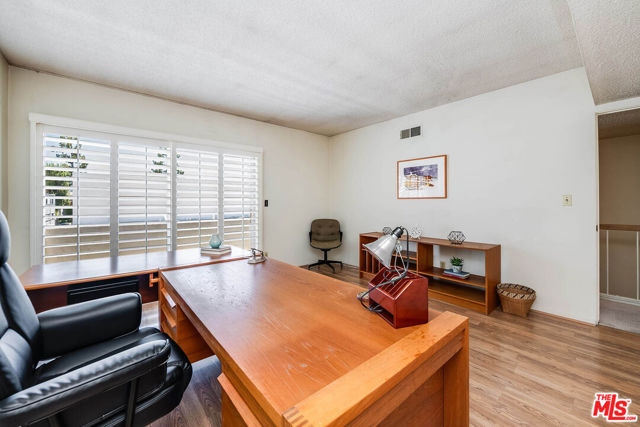4331 W Sarah Street, Burbank CA: https://media.crmls.org/mediaz/c16a87cd-6a26-4a18-ad17-03145767b6c7.jpg