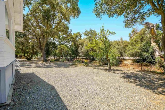 75 Kilkare Rd, Sunol CA: https://media.crmls.org/mediaz/c16b9e0c-0d8a-4198-a174-e01de15e1cb1.jpg