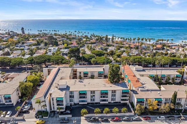 6455 La Jolla Blvd, La Jolla CA: https://media.crmls.org/mediaz/c16be1f2-845d-4405-a36f-2769e41fd2a0.jpg