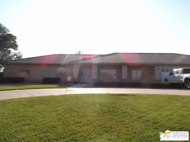 6950 Oak View Court, Oak Hills CA: https://media.crmls.org/mediaz/c16bf65f-3ef6-4823-b71b-8dbcc95722a8.jpg
