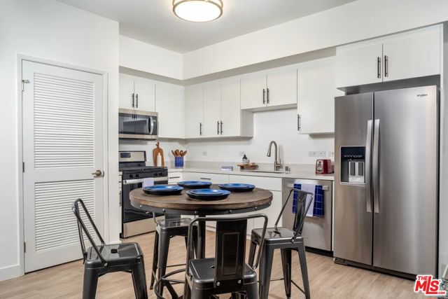 10568 Promenade Gateway, El Monte CA: https://media.crmls.org/mediaz/c16bf7ff-7be5-404f-ad97-6f70449e5233.jpg