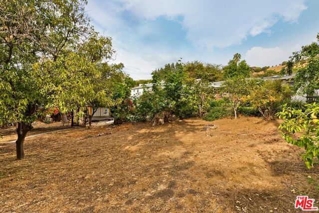 2541 Park Oak Drive, Los Angeles CA: https://media.crmls.org/mediaz/c16c0fa5-4c0c-4e7a-a318-3193418fdbc4.jpg
