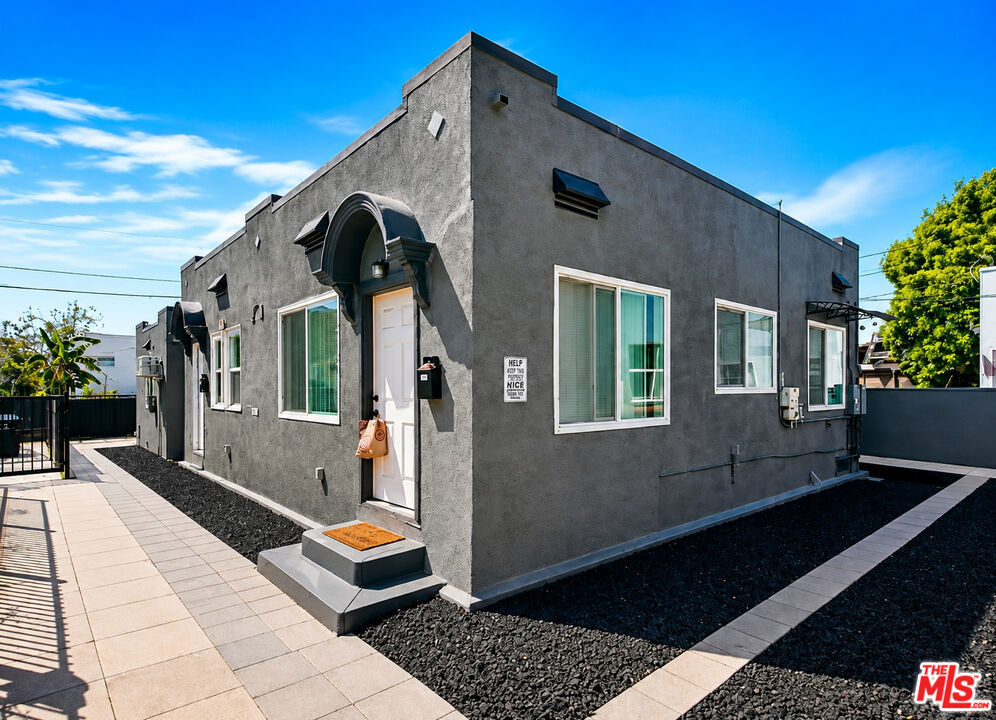 Multifamily at 2819 3rd Avenue