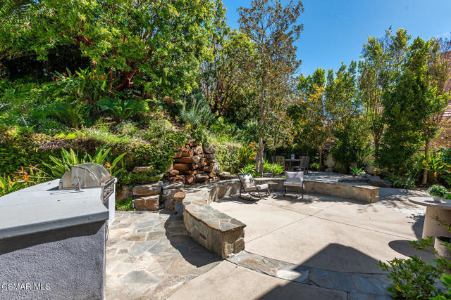 4799 Canterbury Street, Westlake Village CA: https://media.crmls.org/mediaz/c16dd8ef-2a98-44bb-b475-eedb9bf19219.jpg