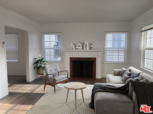 1638 Greenfield Avenue, Los Angeles CA: https://media.crmls.org/mediaz/c16e61b8-bef2-45ab-bbce-3800acb7947c.jpg