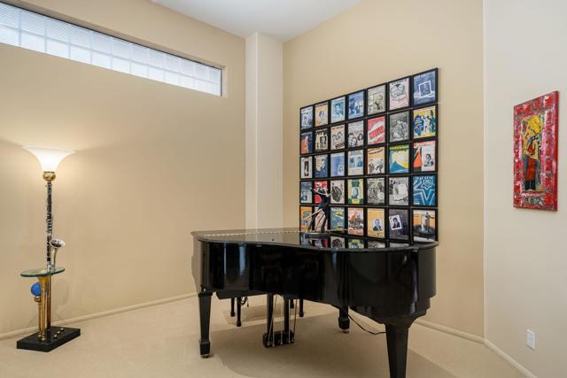 1 Birkdale Circle, Rancho Mirage CA: https://media.crmls.org/mediaz/c16e876e-11d1-4544-bb50-7aa2cbe706e0.jpg