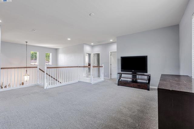 799 Ellerbrook St, Mountain House CA: https://media.crmls.org/mediaz/c16e988c-66ce-4442-9920-7e5d4aa4e5e8.jpg