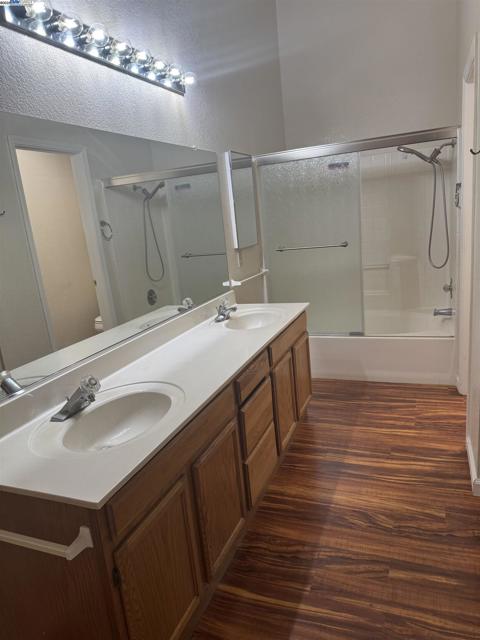 5325 Avante Lane, Salida CA: https://media.crmls.org/mediaz/c16eb8a1-2db0-484e-846a-817f0b0c10c6.jpg