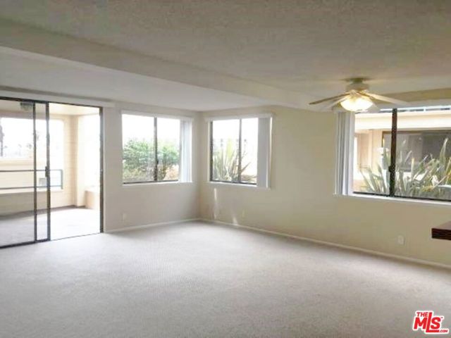 140 The Village, Redondo Beach CA: https://media.crmls.org/mediaz/c16ed9b3-152d-4b72-933f-9137aaf6d818.jpg