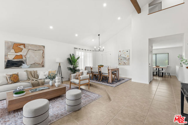 6514 S Copperwood Avenue, Inglewood CA: https://media.crmls.org/mediaz/c16f8979-892b-46d9-b231-77421e502b53.jpg