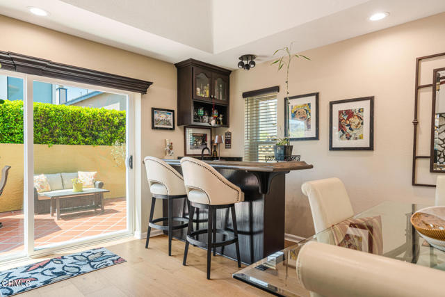 5114 Marlin Way, Oxnard CA: https://media.crmls.org/mediaz/c16fd587-b0d5-4592-94e0-a3ca7fc74eda.jpg