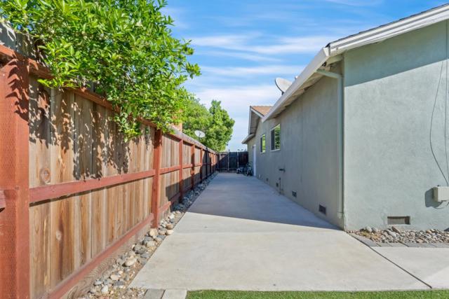 816 Bowen Avenue, Modesto CA: https://media.crmls.org/mediaz/c1701169-12c4-4e52-a9ac-4cf8e1c92b27.jpg