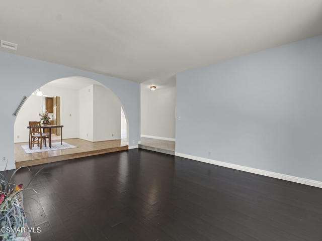 2031 Channelford Road, Westlake Village CA: https://media.crmls.org/mediaz/c1703821-e129-49bc-ab4a-5976c737f4ff.jpg