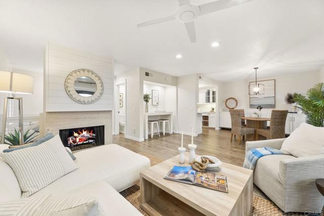 12859 Caminito del Canto, Del Mar CA: https://media.crmls.org/mediaz/c171c1dd-f5df-4a48-9825-0f5b003433fe.jpg