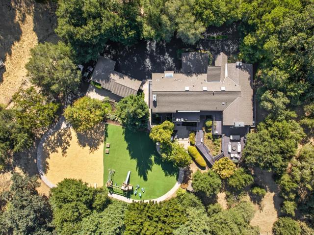27464 Altamont Road, Los Altos Hills CA: https://media.crmls.org/mediaz/c171d3d3-337f-4230-a609-db28c660a631.jpg